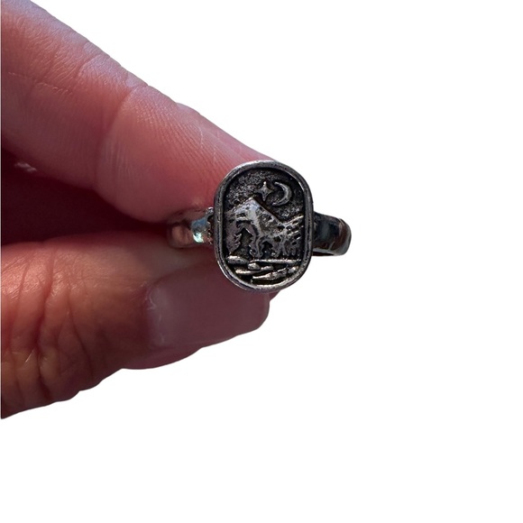 Mountain Scene Silver Oval Ring - Picture 2 of 4